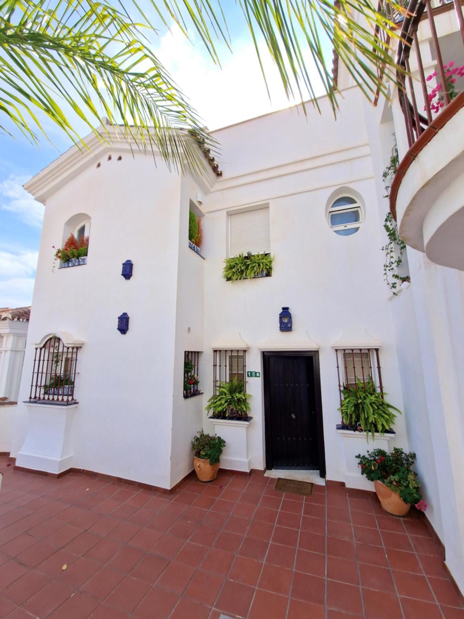 Sun & Palms - Cozy Flat In Quiet Neighbourhood With A Great Pool Area Apartment Malaga Bagian luar foto