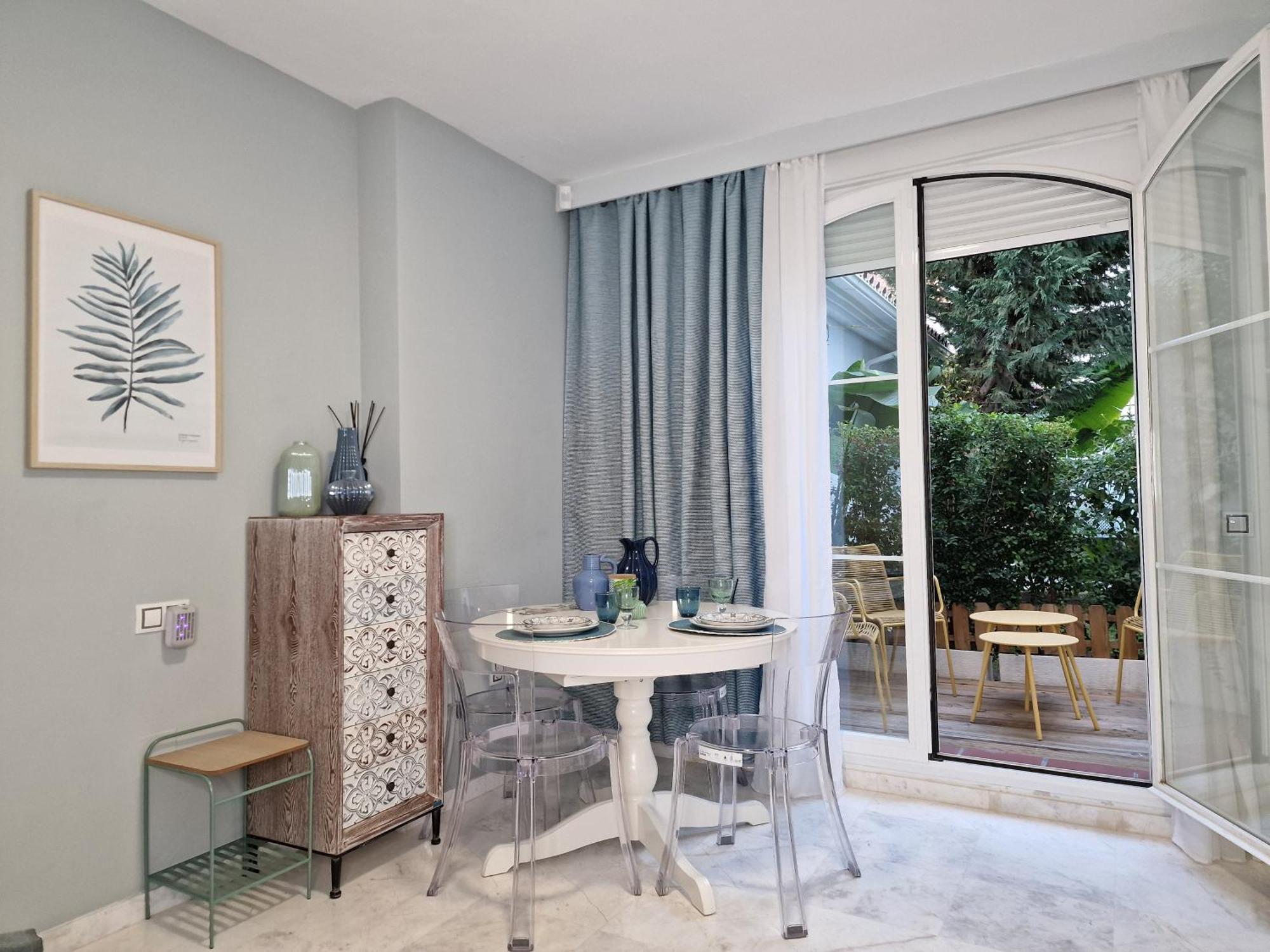 Sun & Palms - Cozy Flat In Quiet Neighbourhood With A Great Pool Area Apartment Malaga Bagian luar foto