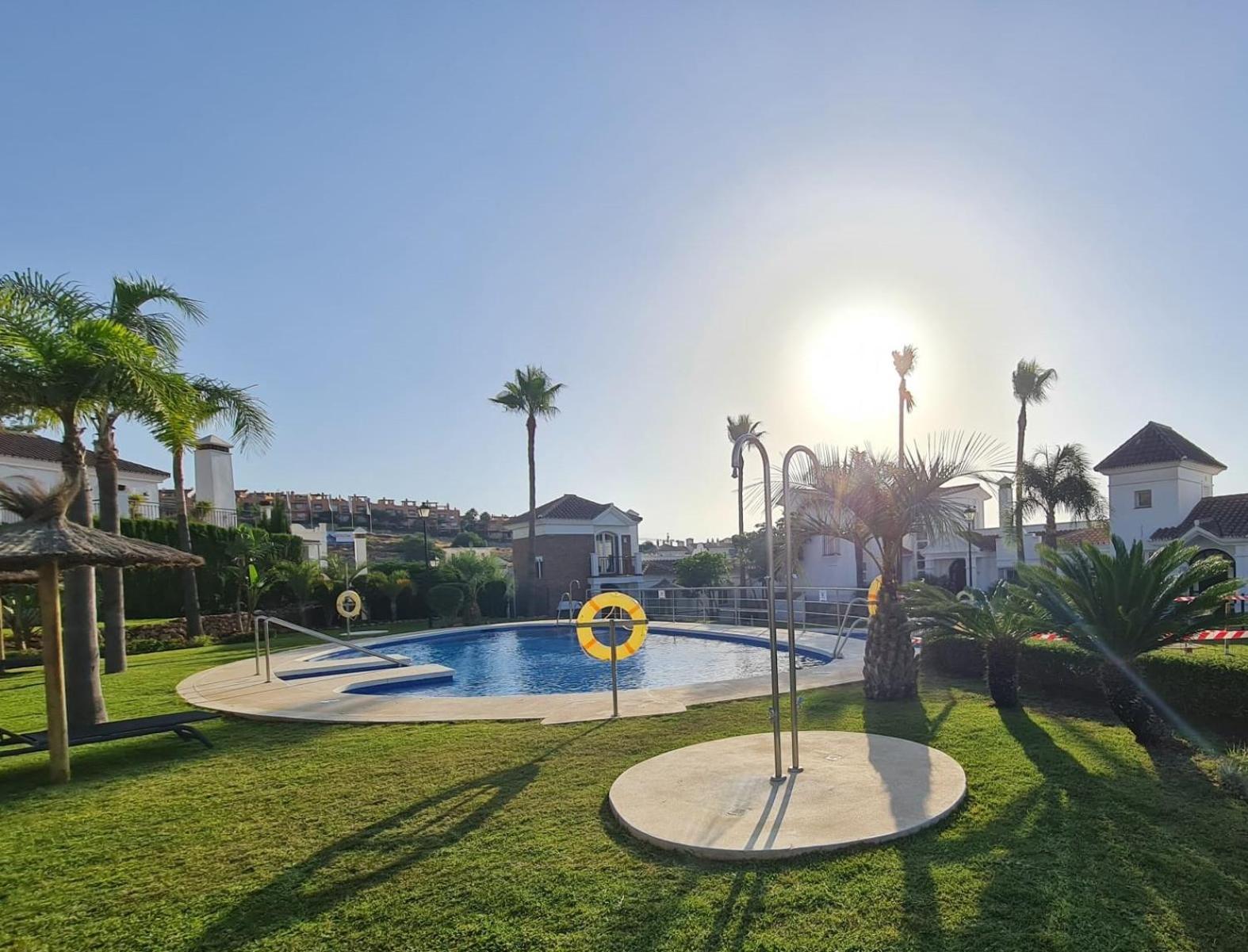 Sun & Palms - Cozy Flat In Quiet Neighbourhood With A Great Pool Area Apartment Malaga Bagian luar foto