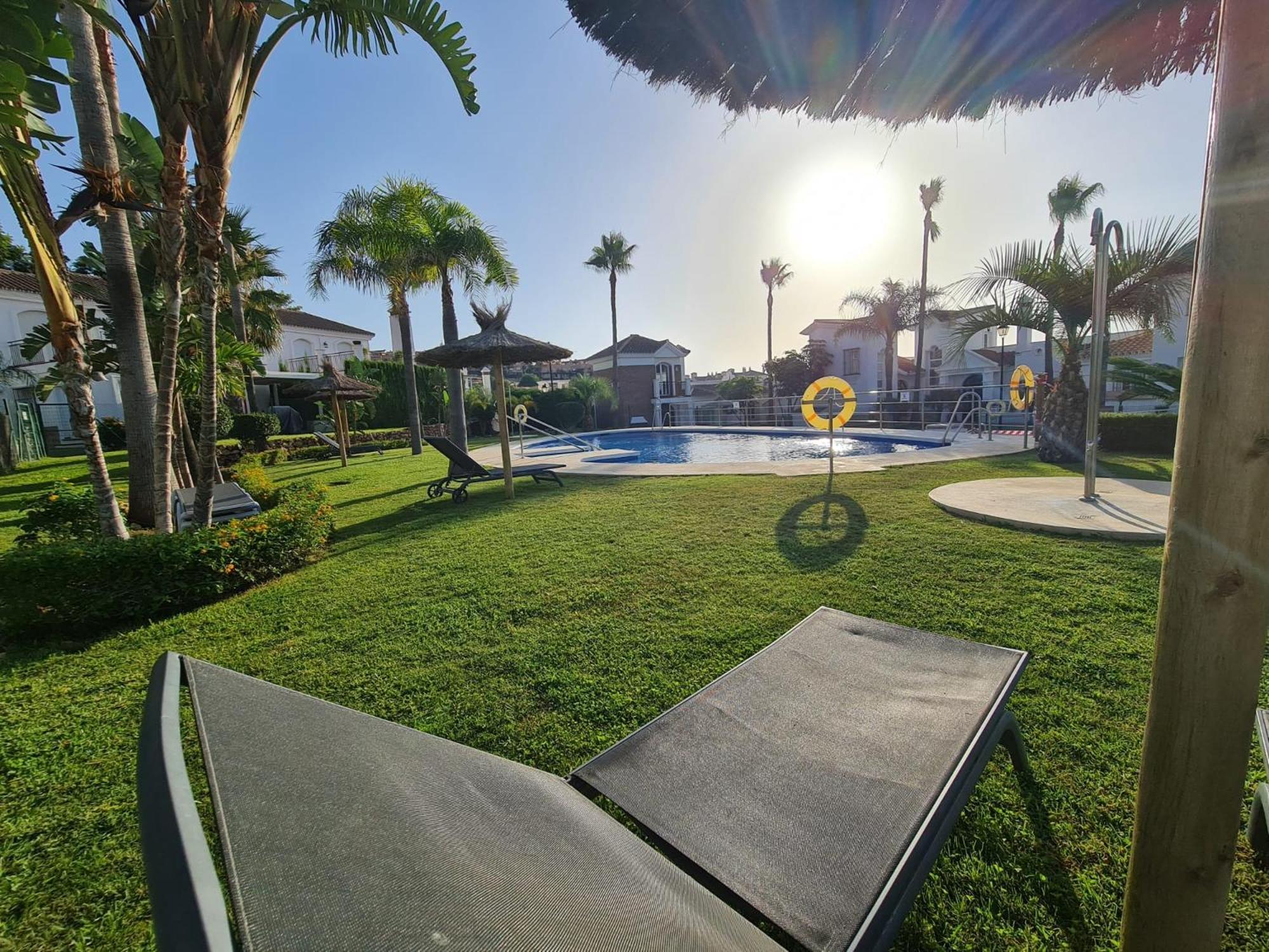 Sun & Palms - Cozy Flat In Quiet Neighbourhood With A Great Pool Area Apartment Malaga Bagian luar foto