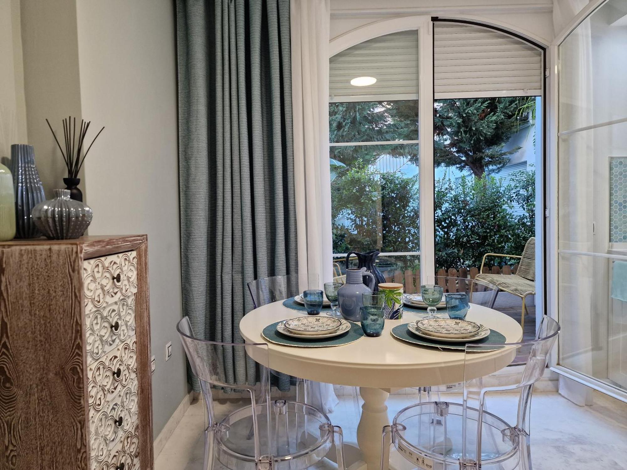 Sun & Palms - Cozy Flat In Quiet Neighbourhood With A Great Pool Area Apartment Malaga Bagian luar foto